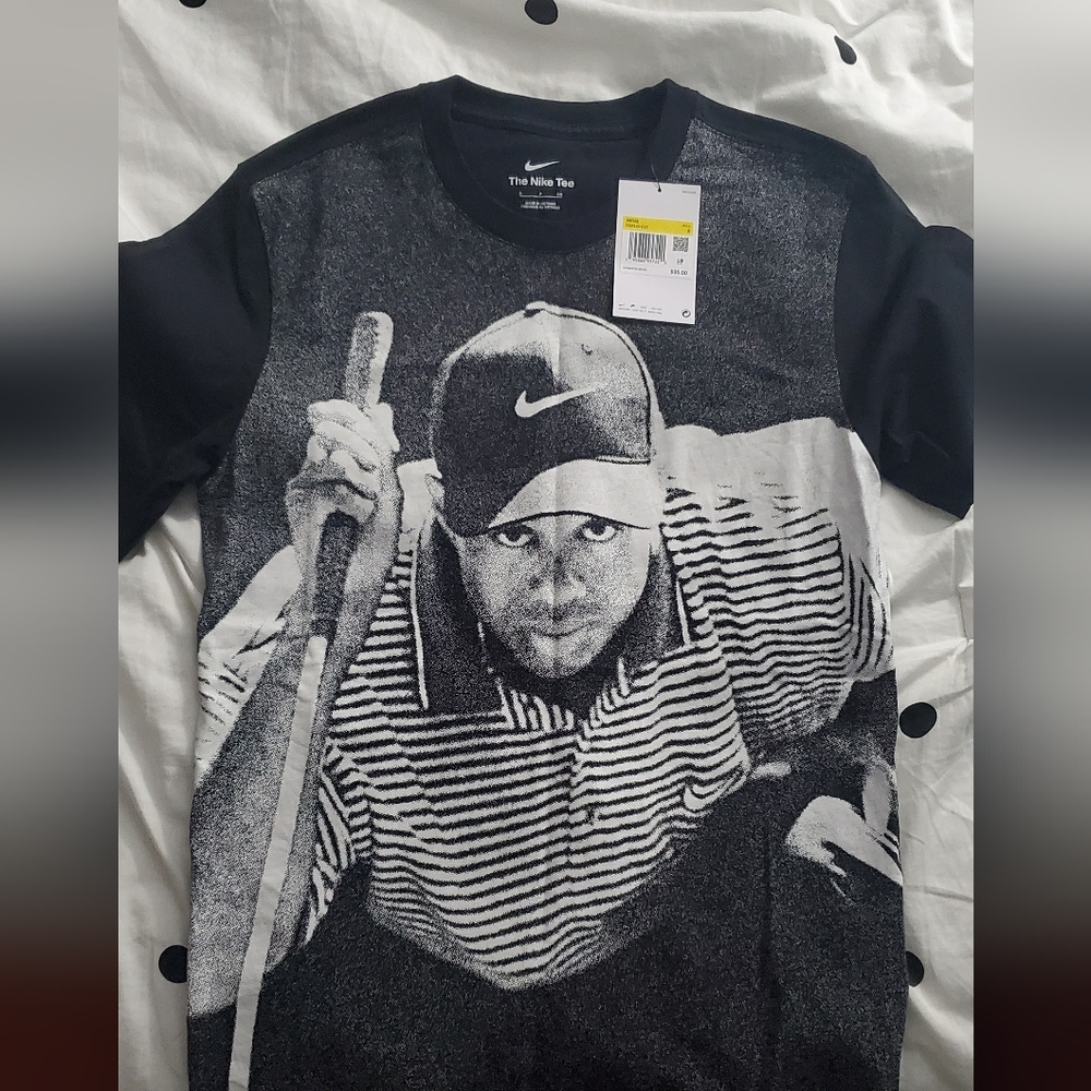 New Nike Tiger Woods T Shirt Small